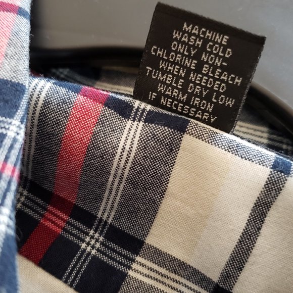 Croft and Barrow Men's Easy Care Plaid Button Down Front & Button Down Collar - Picture 4 of 6